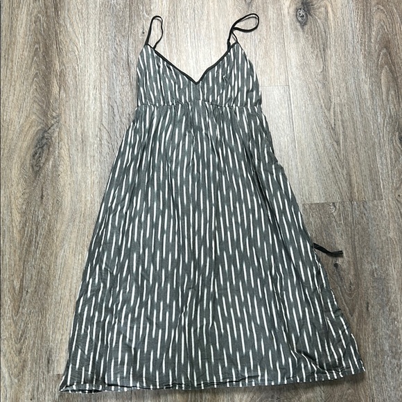 Converse Dresses & Skirts - Converse Black and White 100% Cotton Midi Dress